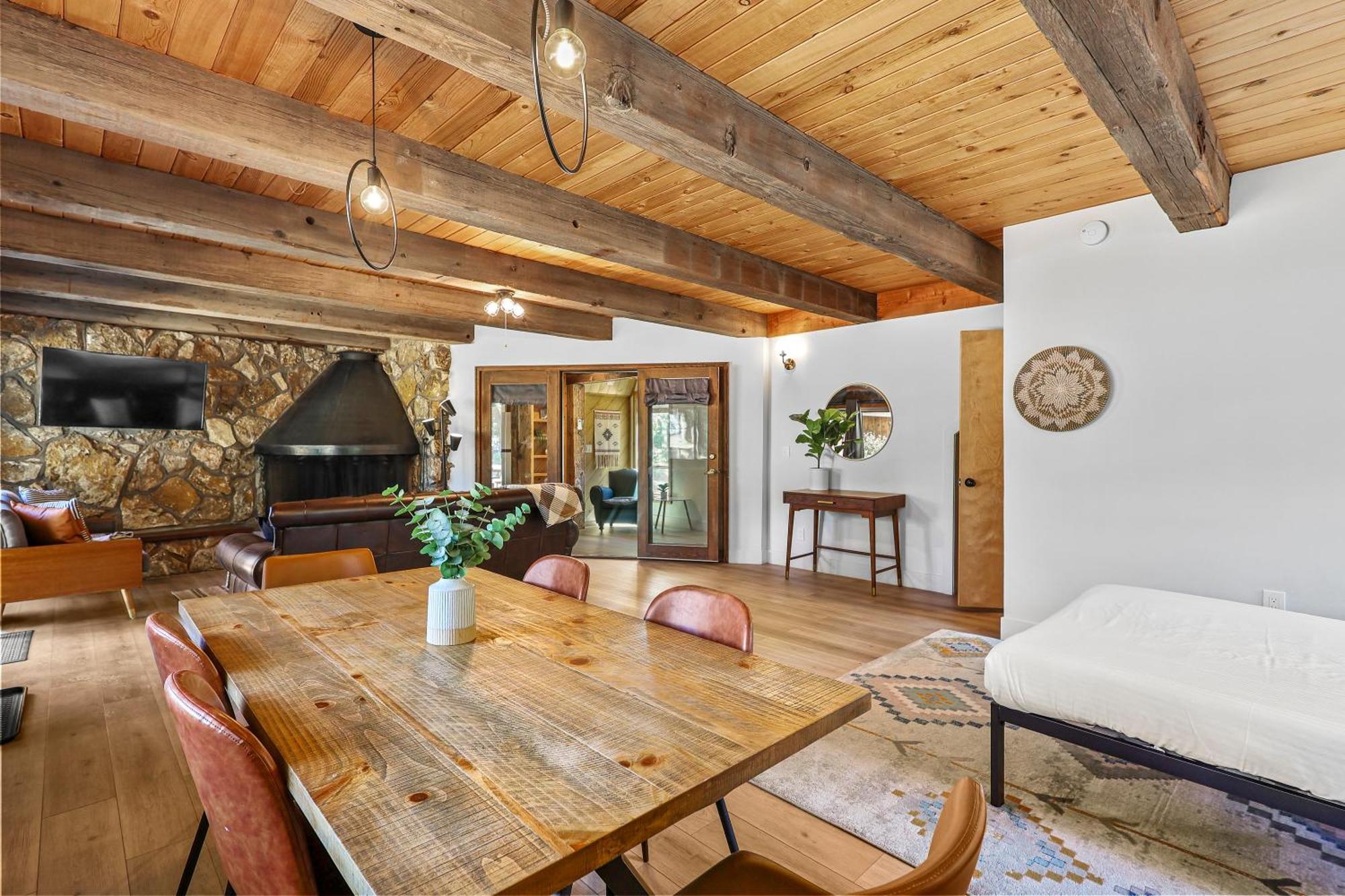 Basecamp Lodge Mount Shasta Bagian luar foto