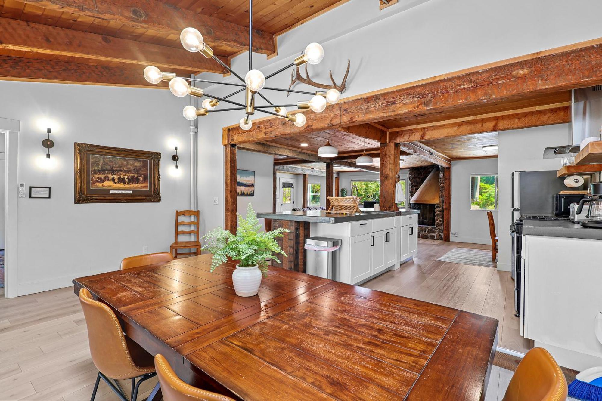Basecamp Lodge Mount Shasta Bagian luar foto