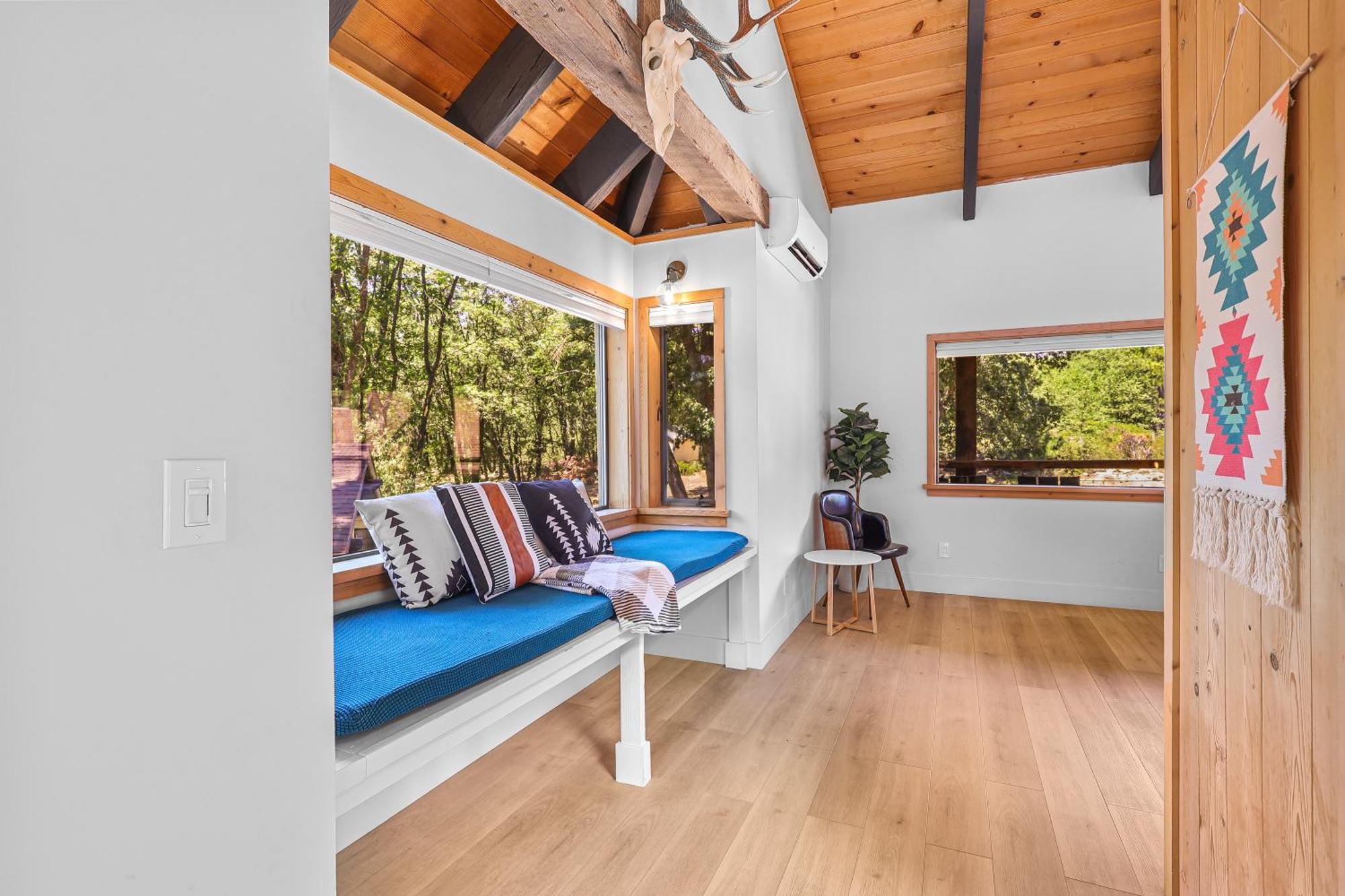 Basecamp Lodge Mount Shasta Bagian luar foto
