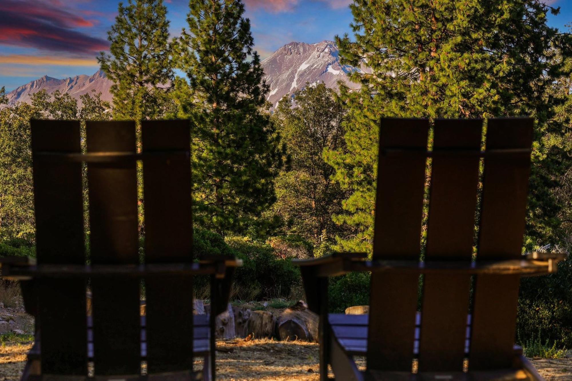 Basecamp Lodge Mount Shasta Bagian luar foto